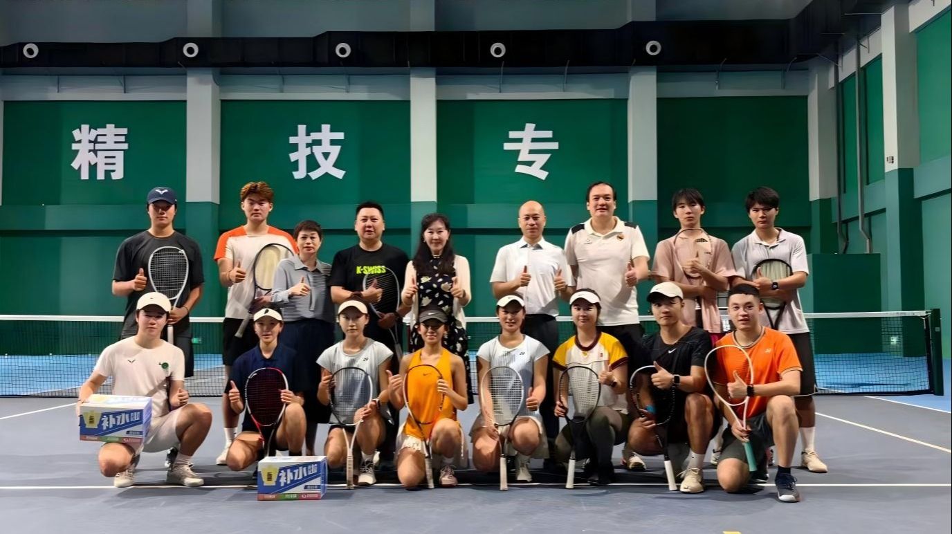 9.软网 石书记 王校(用)(1).jpg